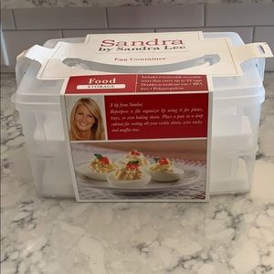 Sandra Lee Egg Container